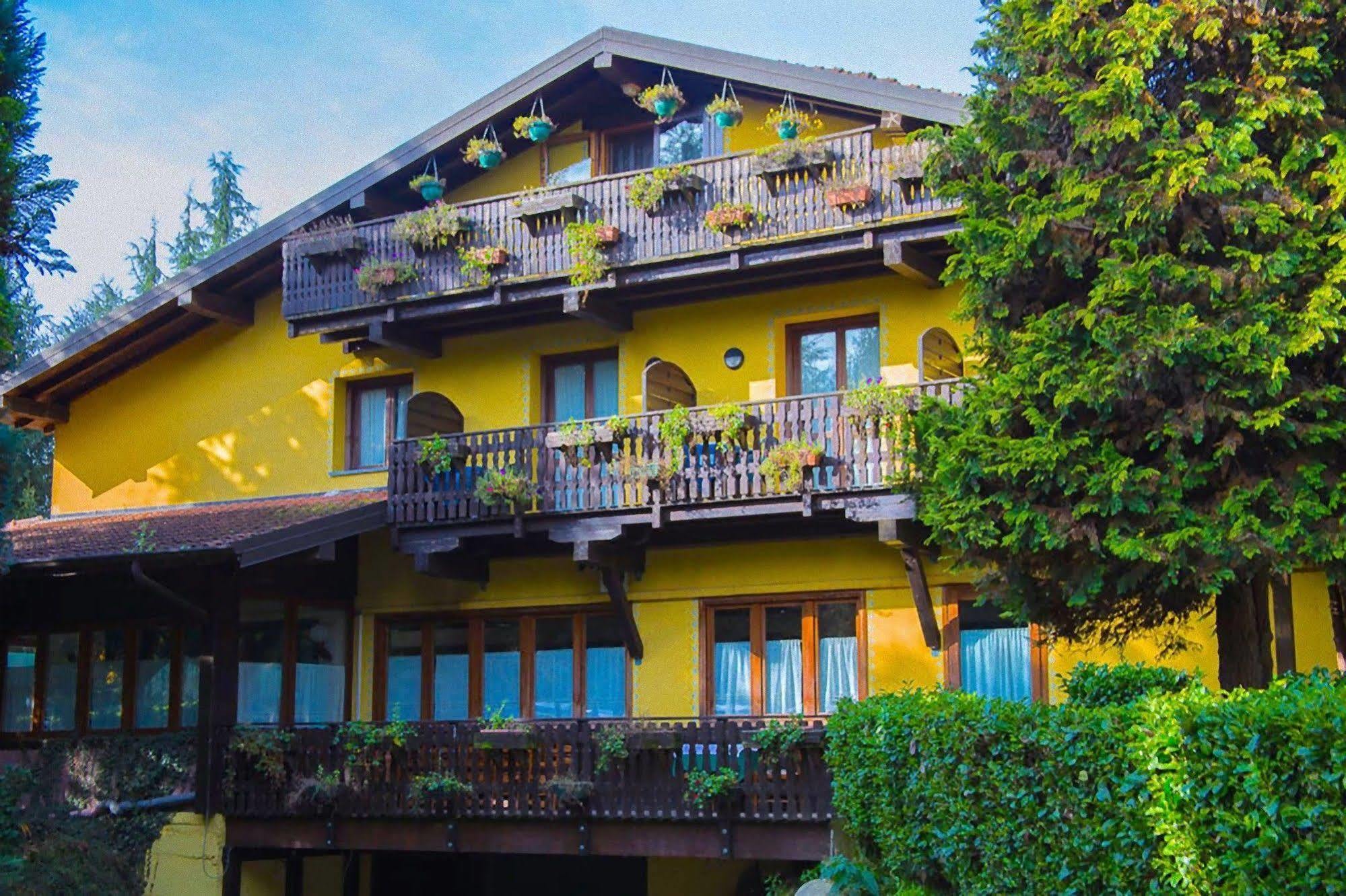 Hotel Ristorante La Perla Варалло-Помбия Экстерьер фото